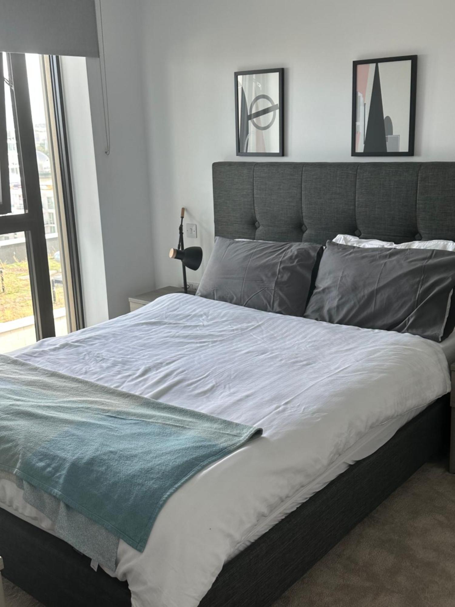 Spacious Modern 1 Bed Apartment. ロンドン エクステリア 写真